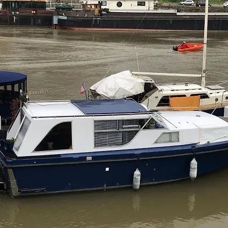 Botel Le Pearl